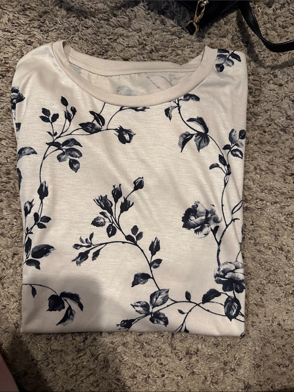 SHEIN White Short Sleeve Crewneck Top with Navy Floral Print